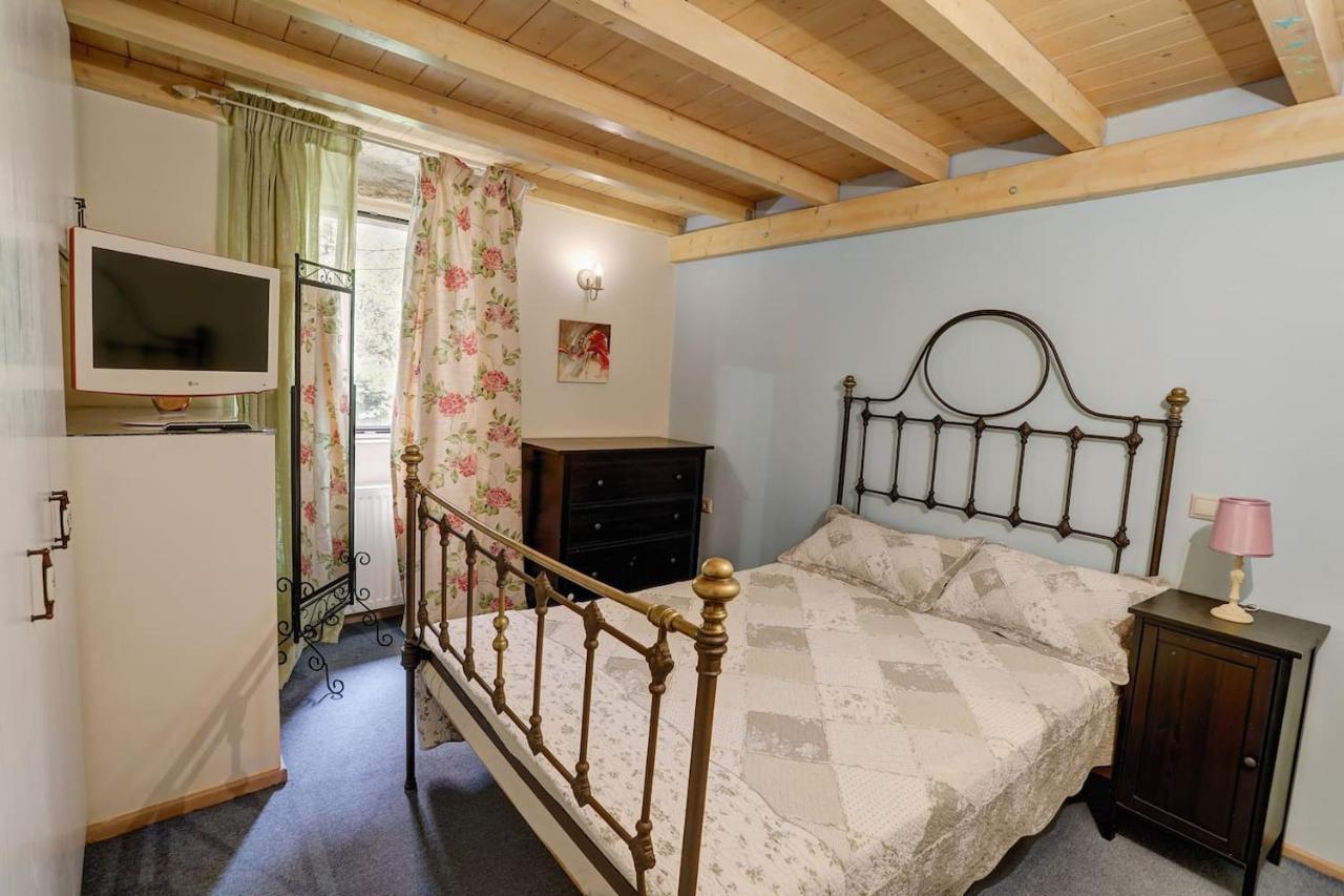 Luminous 2Bd Stone Apt In The Alleys Of Corfu Town Exteriör bild